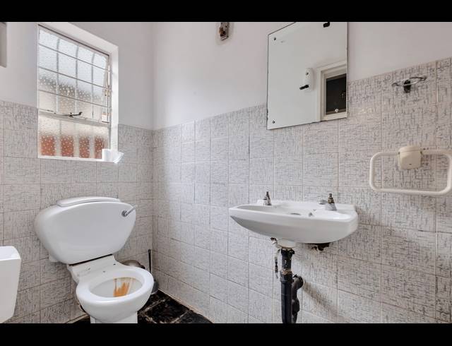 2 BEDROOM TOWNHOUSE FOR SALE IN WINDSOR WEST
